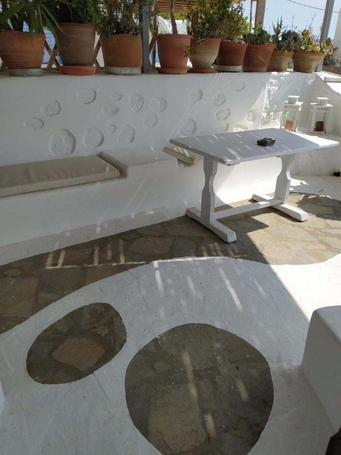 Lillies Mykonos Sea View Studios Tourlos Bagian luar foto